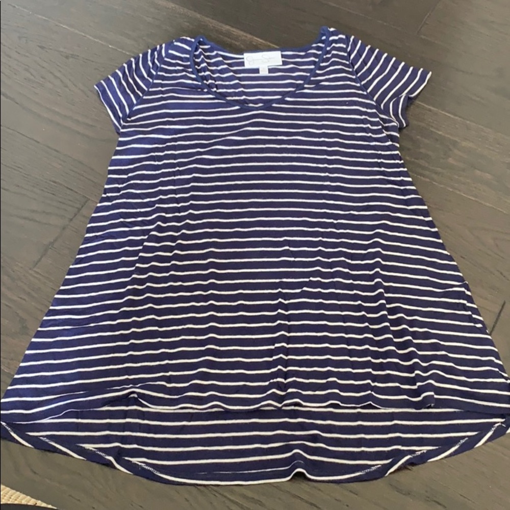 Jessica Simpson maternity top